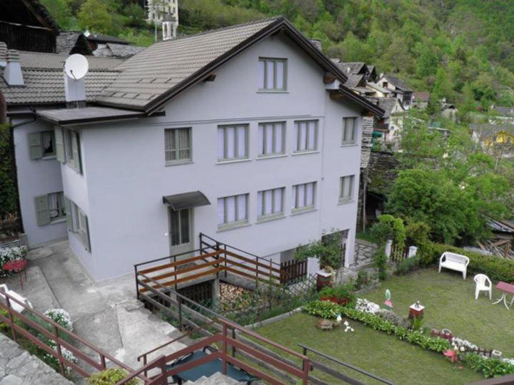 Casa Vacanza Pizzo Camino Calasca-Castiglione Ngoại thất bức ảnh