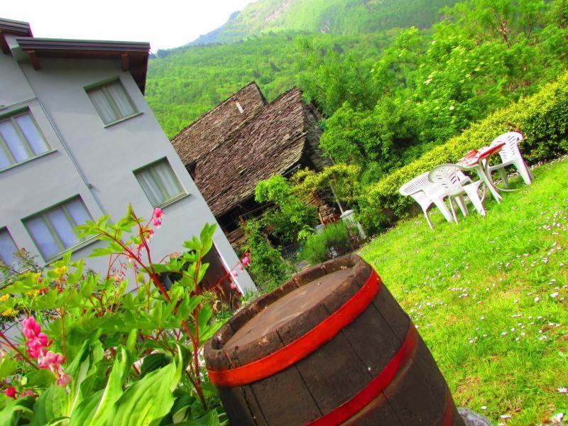 Casa Vacanza Pizzo Camino Calasca-Castiglione Ngoại thất bức ảnh